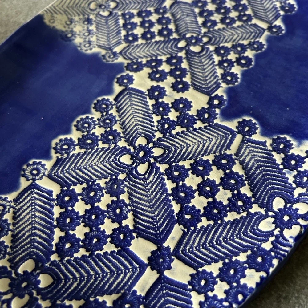 Handmade Charleston Pottery Platter Lace Impressed Blue Cobalt 2018‎ Bee Mark